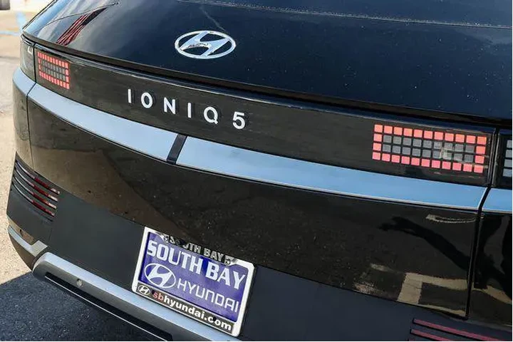 $24498 : Hyundai IONIQ 5 2023 SEL 4dr image 7