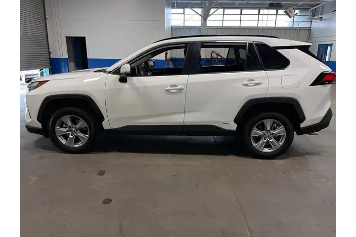 $33920 : Toyota RAV4 Hybrid 2025 AWD image 6