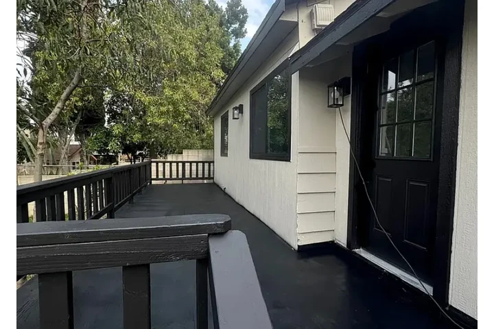 $1290 : spacious, open living home image 1