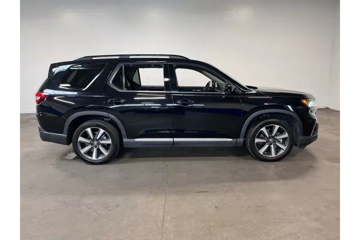 $39569 : Honda Pilot 2023 Touring 4dr image 2