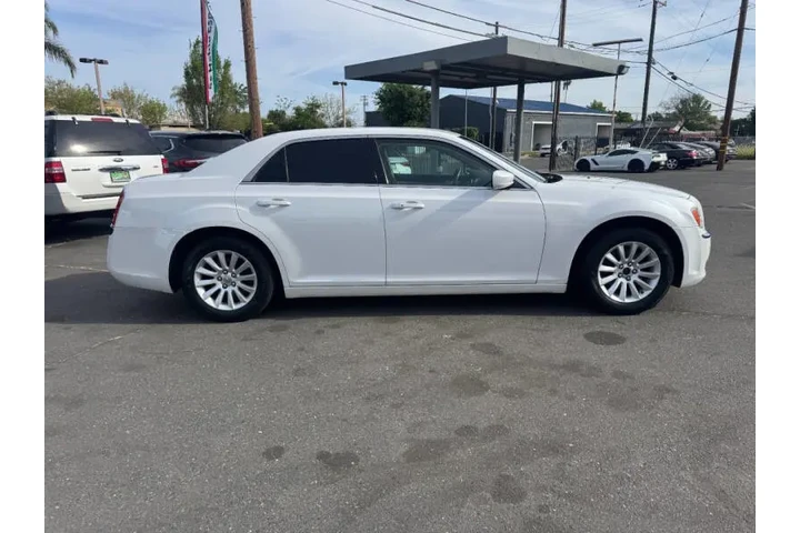 $9998 : 2011 300 image 9