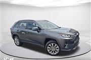 Pre-Owned 2021 RAV4 XLE Premi en Milwaukee