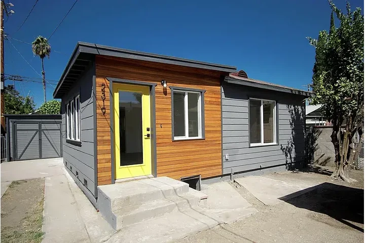 $2000 : HOUSE RENT IN LOS ANGELES CA image 3
