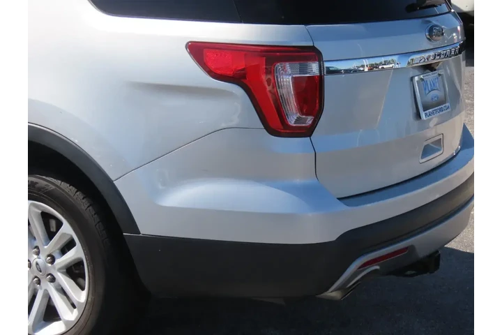 $13999 : Ford Explorer 2017 Base 4dr image 6