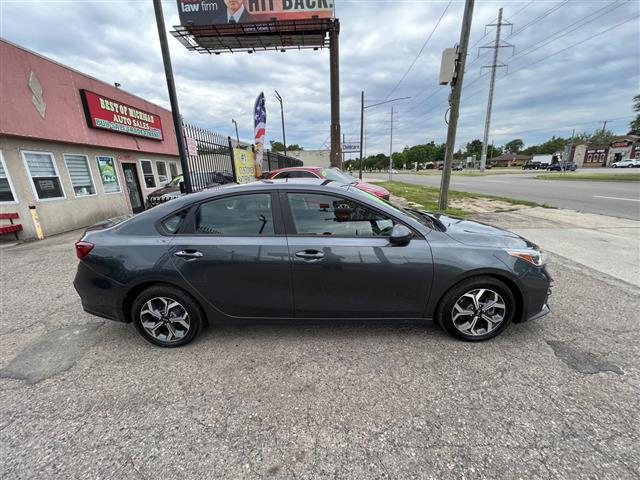 $12500 : 2019 Forte image 5