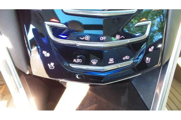 $12900 : 2014 XTS Luxury Collection image 10