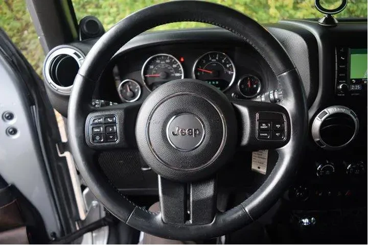 $17000 : Jeep Wrangler Unlimited 2014 image 4