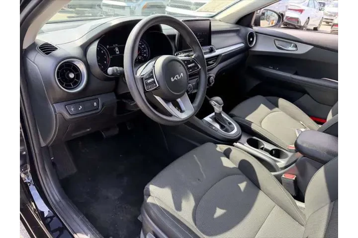 $16995 : Kia Forte 2023 LXS 4dr Sedan image 9