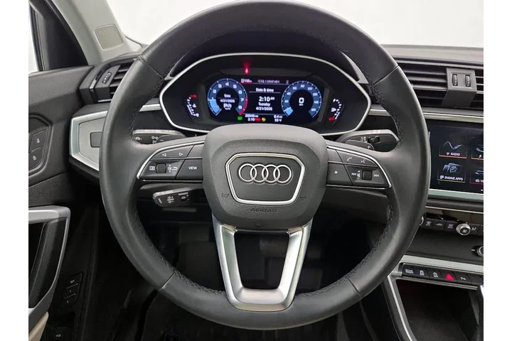 $28998 : Audi Q3 2022 AWD quattro S l image 10