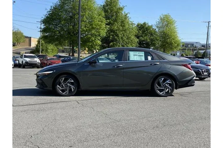 $27454 : Hyundai ELANTRA Hybrid 2025 image 4