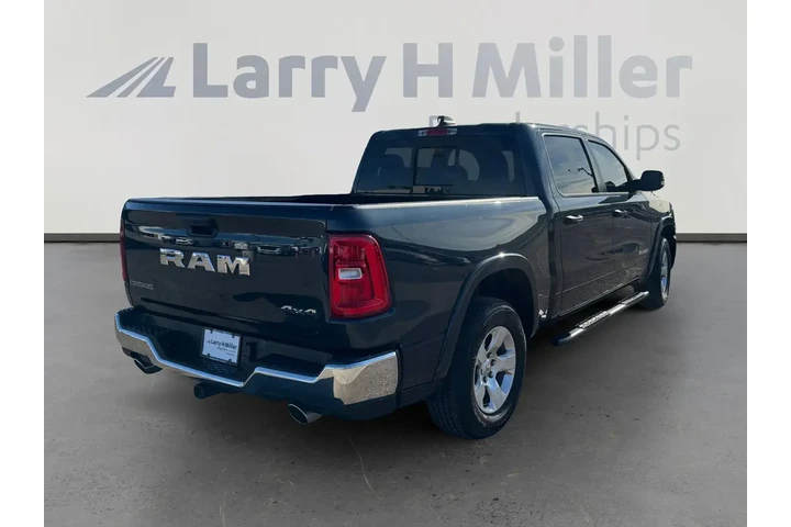 $39908 : Ram 1500 2025 4x4 Big Horn 4 image 5