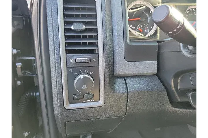 $15500 : Ram 1500 2018 4x2 Express 4d image 8