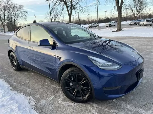 $27995 : 2021 Model Y Long Range image 1