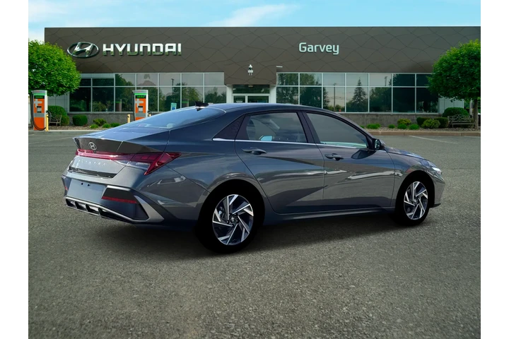 $23135 : Hyundai ELANTRA 2025 SEL Con image 8