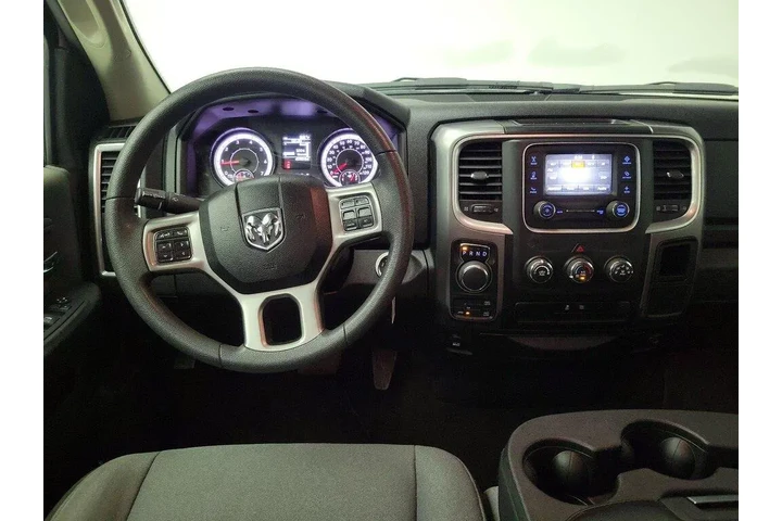 $27998 : Ram 1500 Classic 2024 4x4 SL image 10