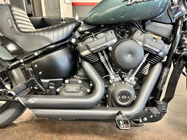 $11985 : 2020 Harley-Davidson SOFTAIL image 4
