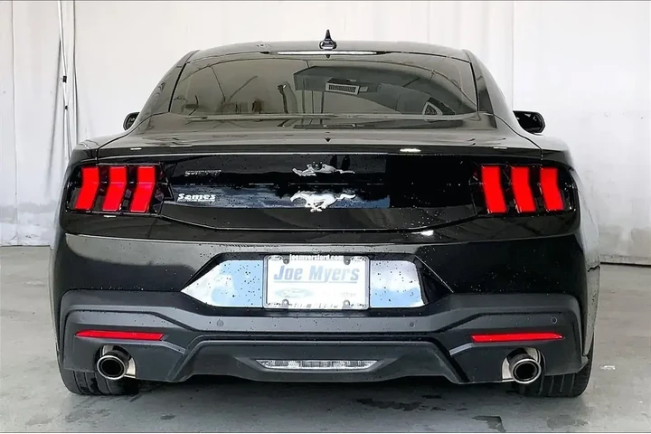 $30615 : Ford Mustang 2025 EcoBoost 2 image 4