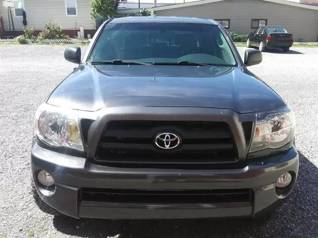 $12000 : 2011 Toyota Tacoma SR5 4x4 image 1