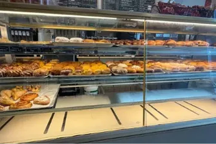 SOLICITAMOS PANADERO image 4