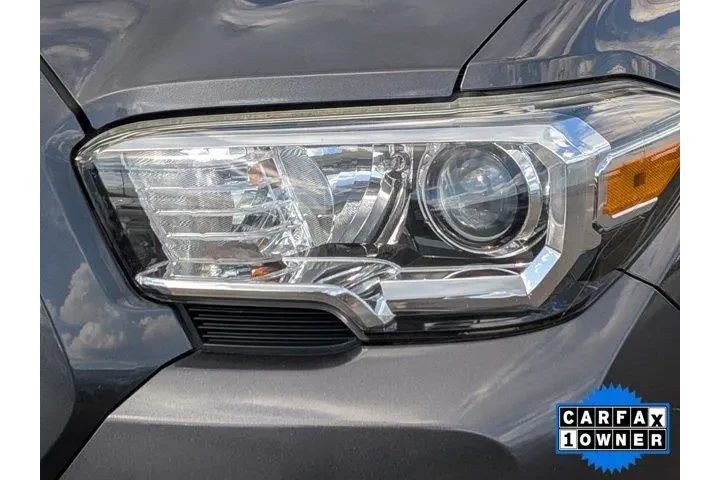 $29110 : Toyota Tacoma 2016 4x4 SR5 V image 9