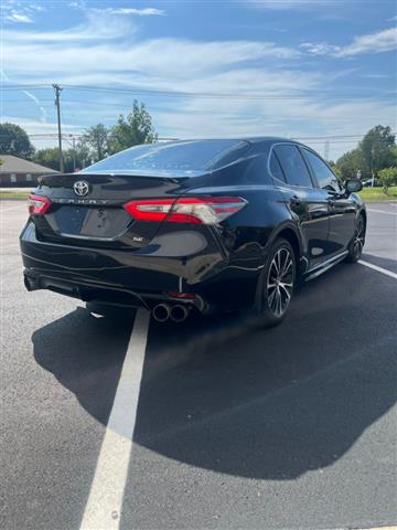 $15999 : 2018 Camry SE image 9