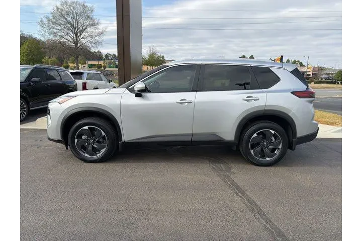 $23784 : Nissan Rogue 2024 SV 4dr Cro image 4