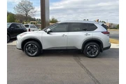 $23784 : Nissan Rogue 2024 SV 4dr Cro thumbnail