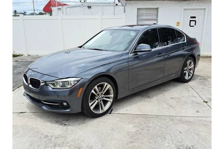 $10700 : BMW 3 Series 330i image 9