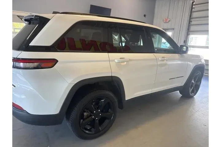 $29962 : Jeep Grand Cherokee 2023 4x4 image 7