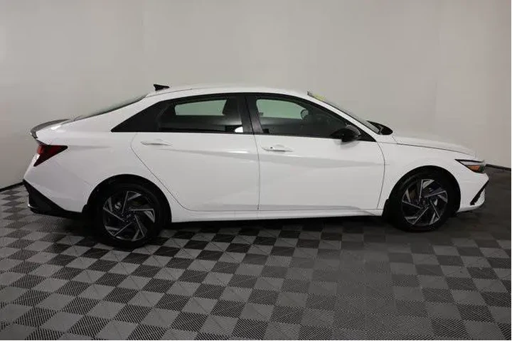 $24500 : Hyundai ELANTRA 2025 SEL Spo image 9