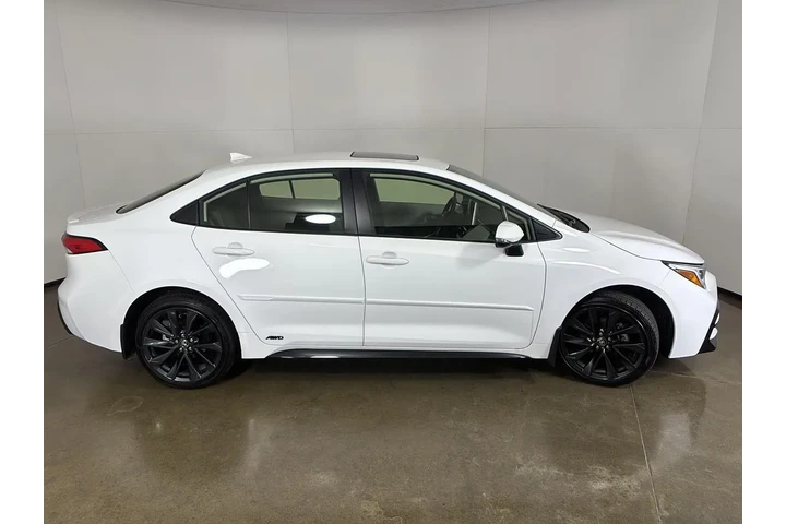 $30000 : Gold Certified 2025 Corolla H image 7