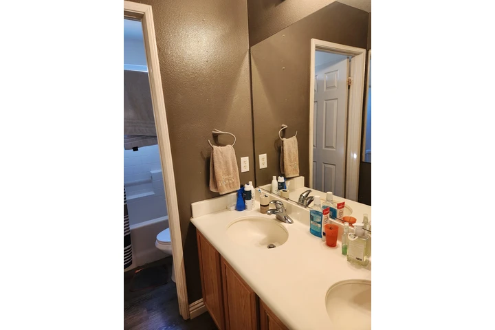 $750 : FONTANA- CUARTO DE RENTA image 5