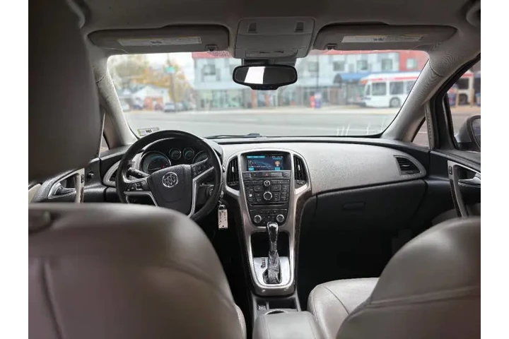 $7495 : 2013 Verano Convenience Group image 8