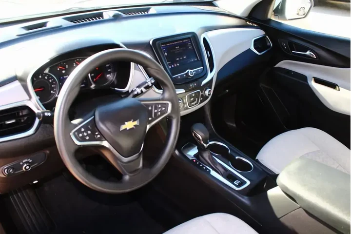 $21783 : Chevrolet Equinox 2024 LT 4d image 2
