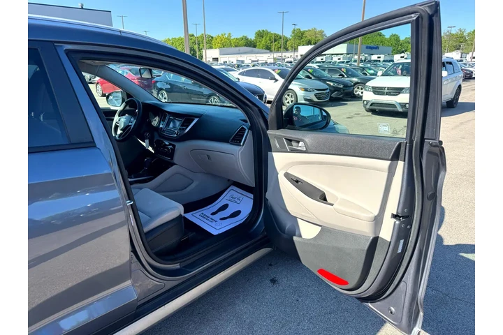 $12900 : 2017 Tucson SE AWD image 8