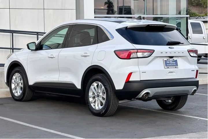 $24900 : Ford Escape Hybrid 2022 AWD image 5