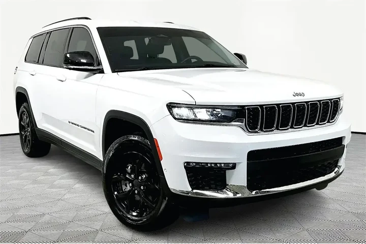 $32641 : Jeep Grand Cherokee L 2023 4 image 1