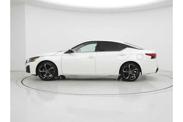 $21998 : Nissan Altima 2023 2.5 SR 4d image 3