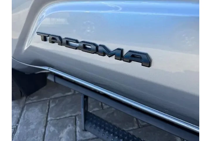 $39990 : Toyota Tacoma 2024 4x4 TRD S image 5