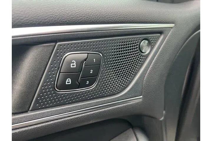 $27822 : Ford Edge 2023 AWD ST 4dr Cr image 8