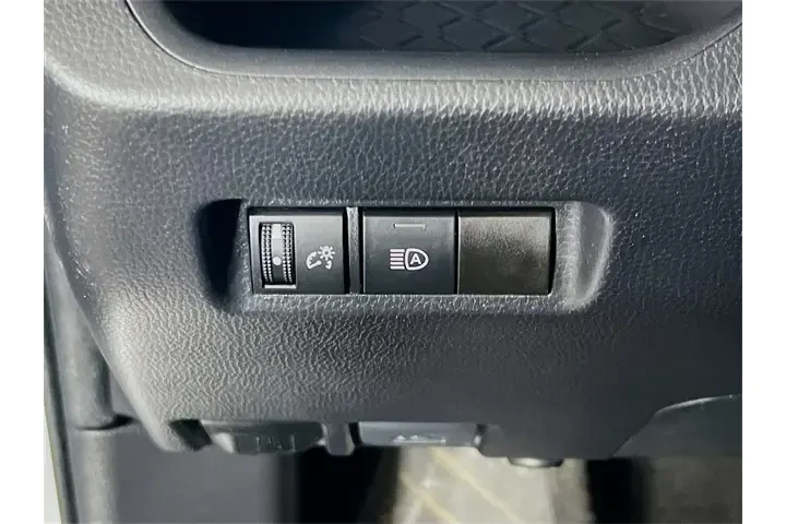 $28400 : Toyota RAV4 2024 AWD XLE 4dr image 10