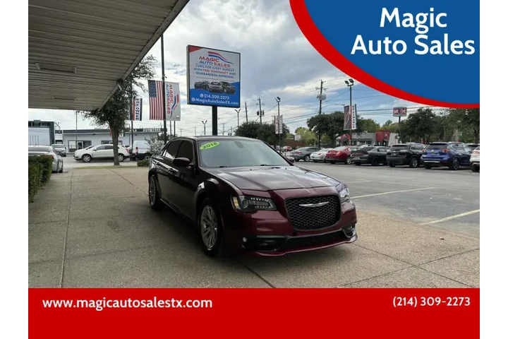 $17999 : 2018 300 Touring image 1