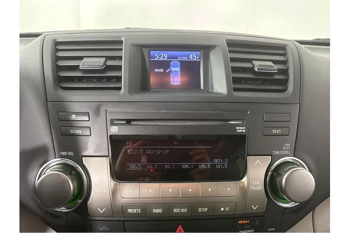 $10500 : 2012 Highlander SE image 7