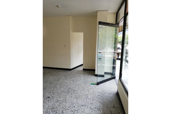 $500000000 : PERMUTO LOCAL EN GALERIAS image 2