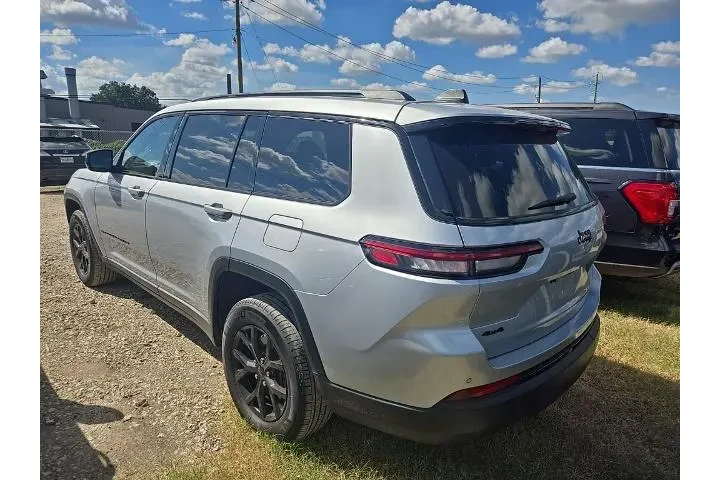 $30937 : Jeep Grand Cherokee L 2024 4 image 2