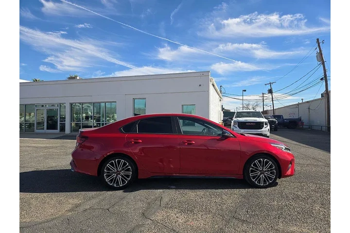 $23382 : Kia Forte 2024 GT 4dr Sedan image 2
