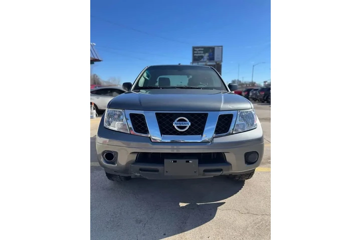 2017 NISSAN FRONTIER CREW CAB image 3