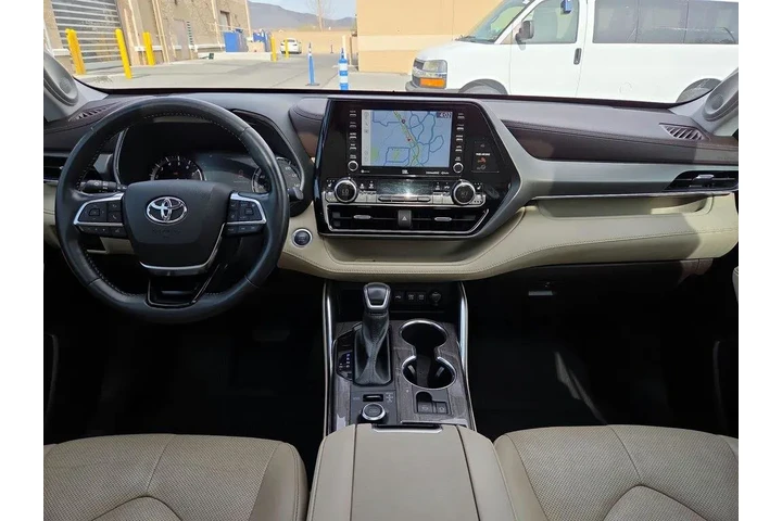 $32998 : Toyota Highlander 2021 AWD L image 8