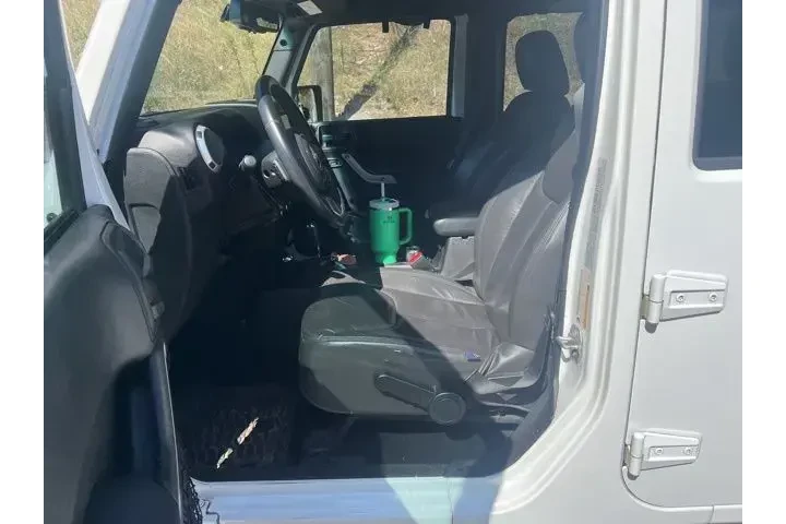 $15973 : Jeep Wrangler Unlimited 2016 image 8