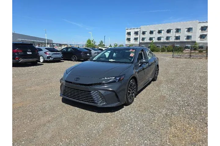 $38900 : Toyota Camry 2025 SE 4dr Sed image 3